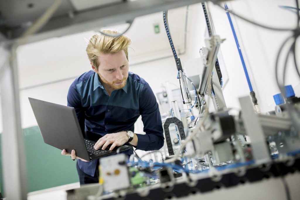 SRTI Park and Barrabés.biz launch the first Industry 4.0 100% digital accelerator in the MENA region