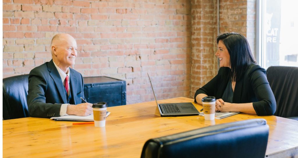 Bridging Generational Gaps: The Impact of Reverse Mentorship on Industry Leaders