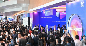 Busy crowd before Hall of Fame fair at HKTDC EFSE 2025